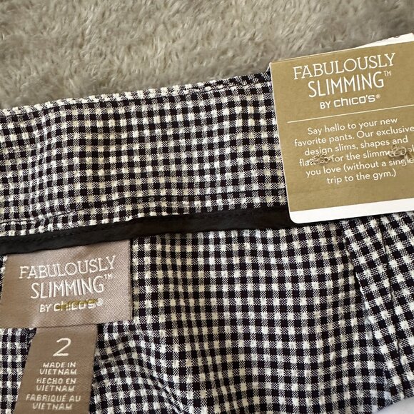 NWT Chico's Fabulously Slimming Straight Leg Capris 2 LARGE Gingham Seersucker - Picture 3 of 8